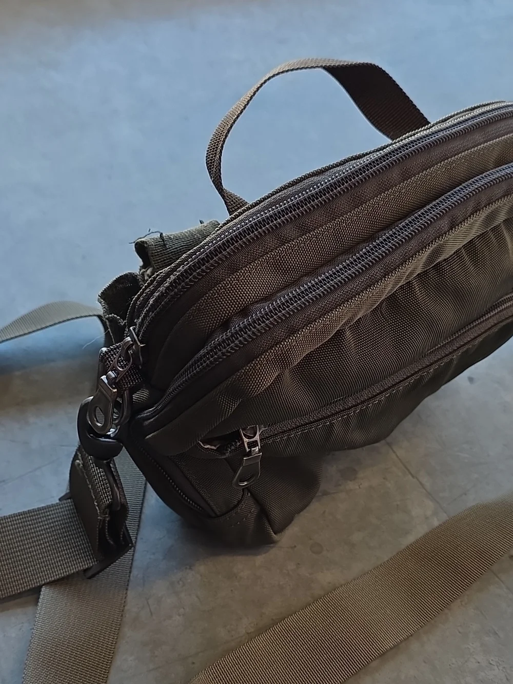 Ellington Men's Charcoal Canvas Backpack with Contrast Label